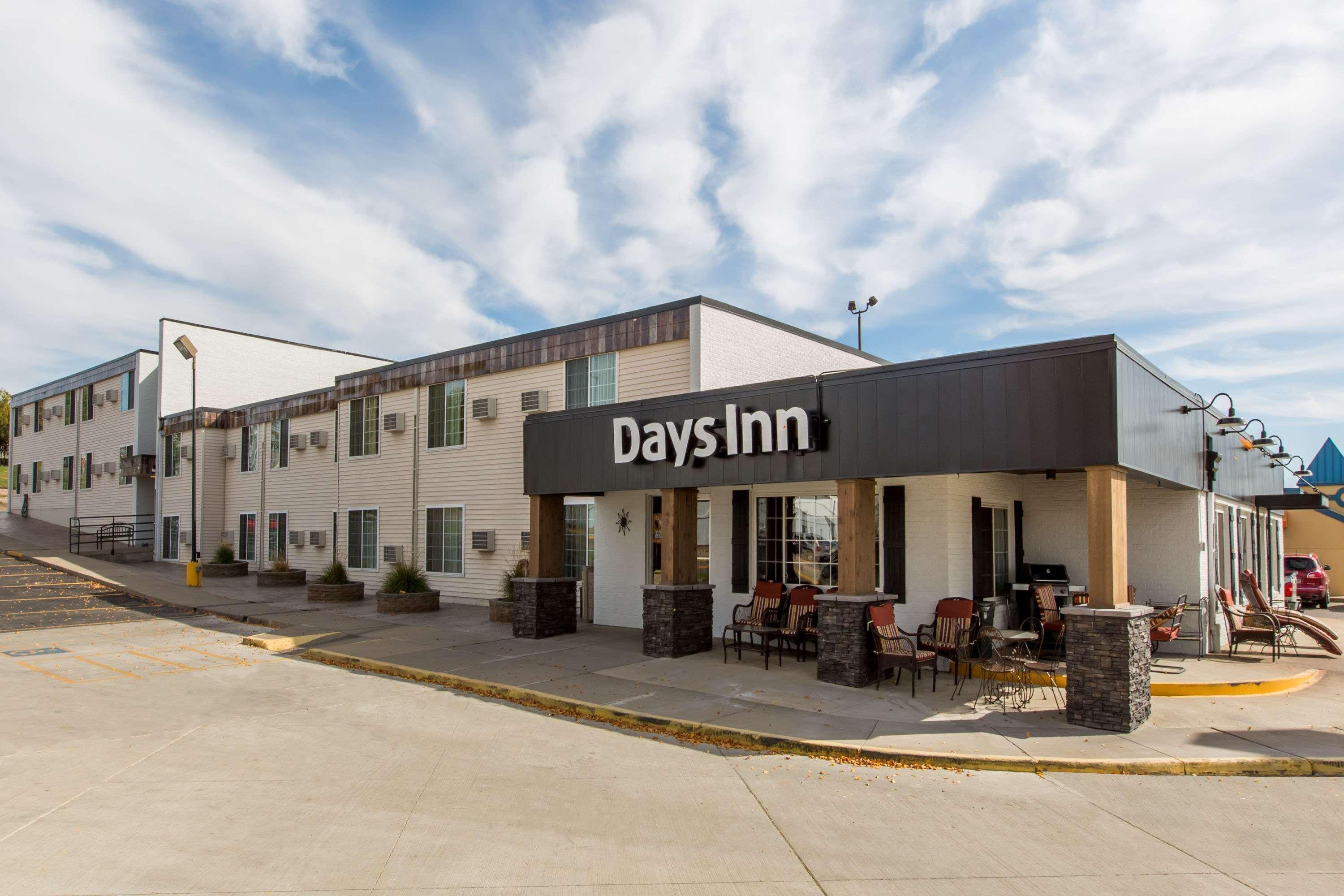 Days Inn By Wyndham Pierre Eksteriør billede